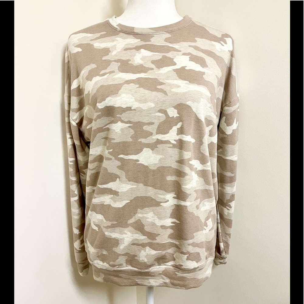 Super soft and cozy Athleta camouflage sweatshirt!